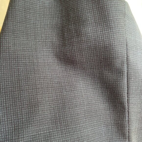 Jos. A. Bank 40S Slim Fit Navy Textured Suit - Picture 3 of 3